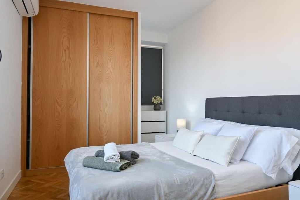 For You Rentals Apartamento Temporal Centrico De Dos Dormitorios Sil2 Madrid Exterior photo