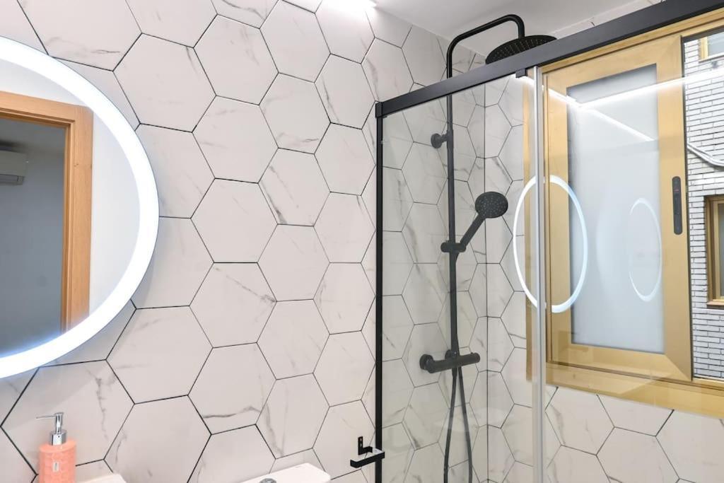 For You Rentals Apartamento Temporal Centrico De Dos Dormitorios Sil2 Madrid Exterior photo