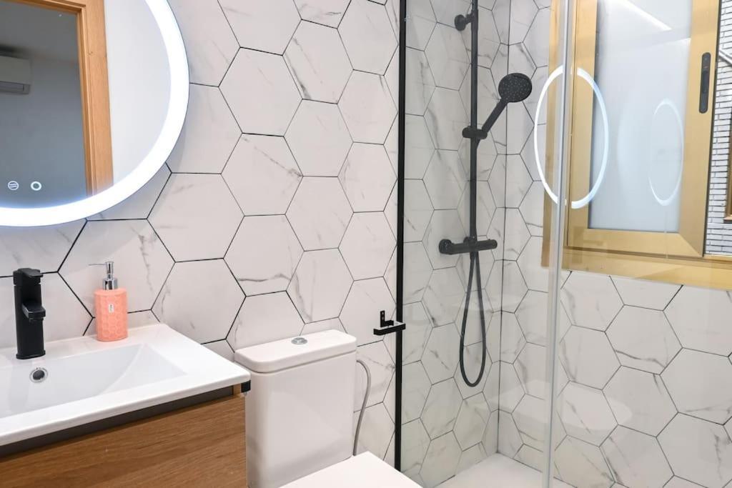 For You Rentals Apartamento Temporal Centrico De Dos Dormitorios Sil2 Madrid Exterior photo