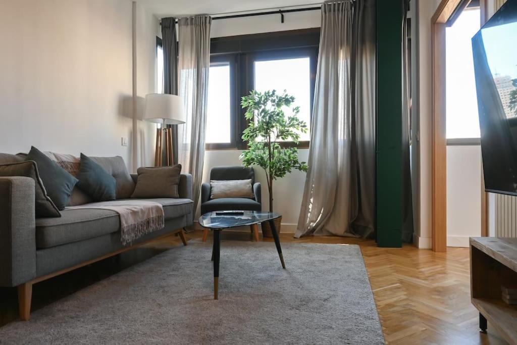 For You Rentals Apartamento Temporal Centrico De Dos Dormitorios Sil2 Madrid Exterior photo