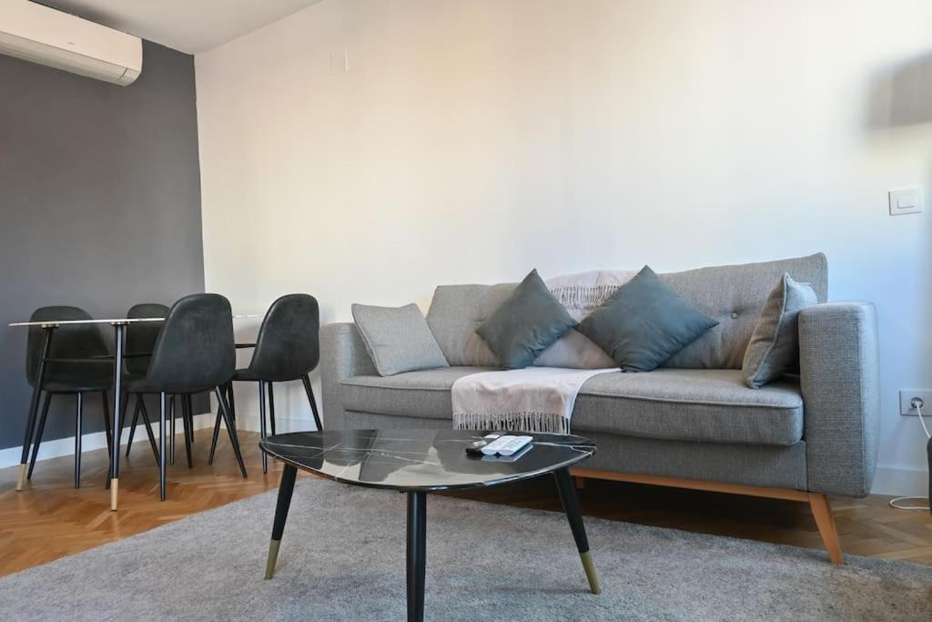 For You Rentals Apartamento Temporal Centrico De Dos Dormitorios Sil2 Madrid Exterior photo
